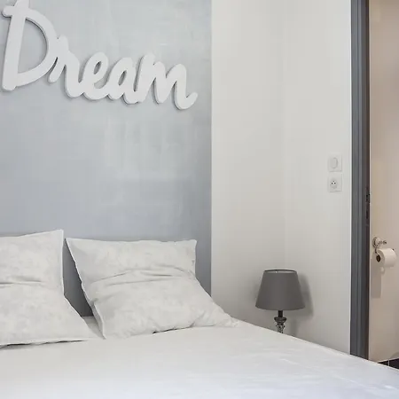 Place Du Palais 3° *