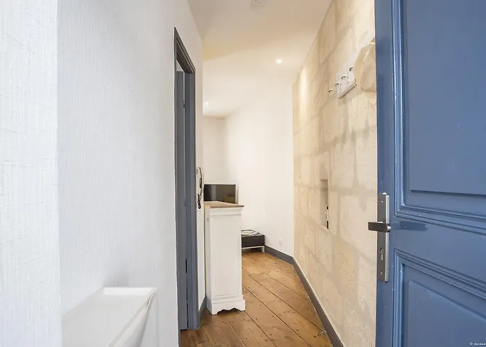 Place Du Palais 3° * Bordeaux