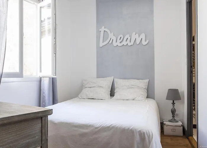 Place Du Palais 3° Lägenhet Bordeaux