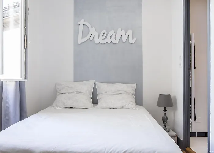 Place Du Palais 3° *